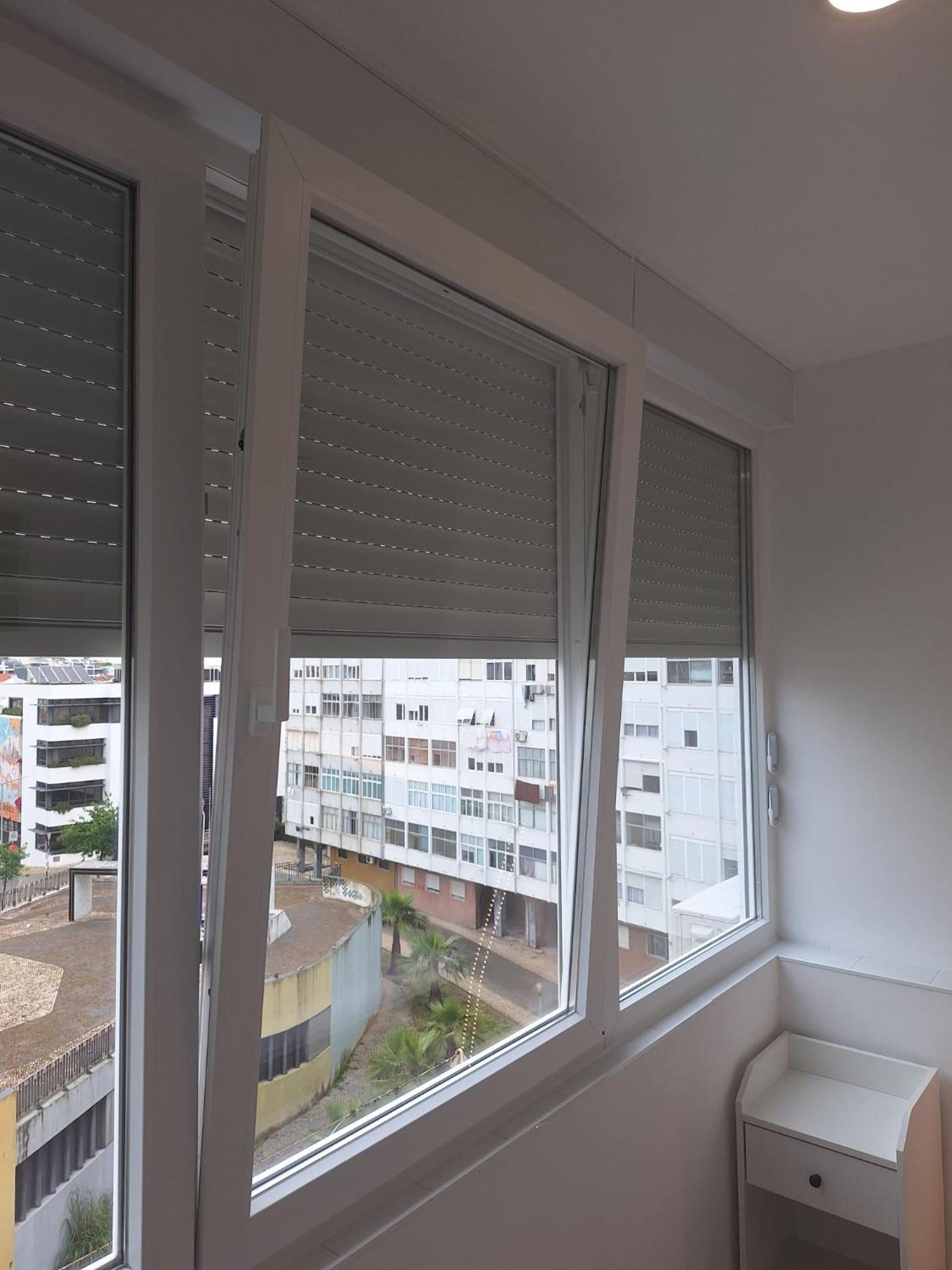 Lisbon South Bay Rooms 2 Almada Extérieur photo