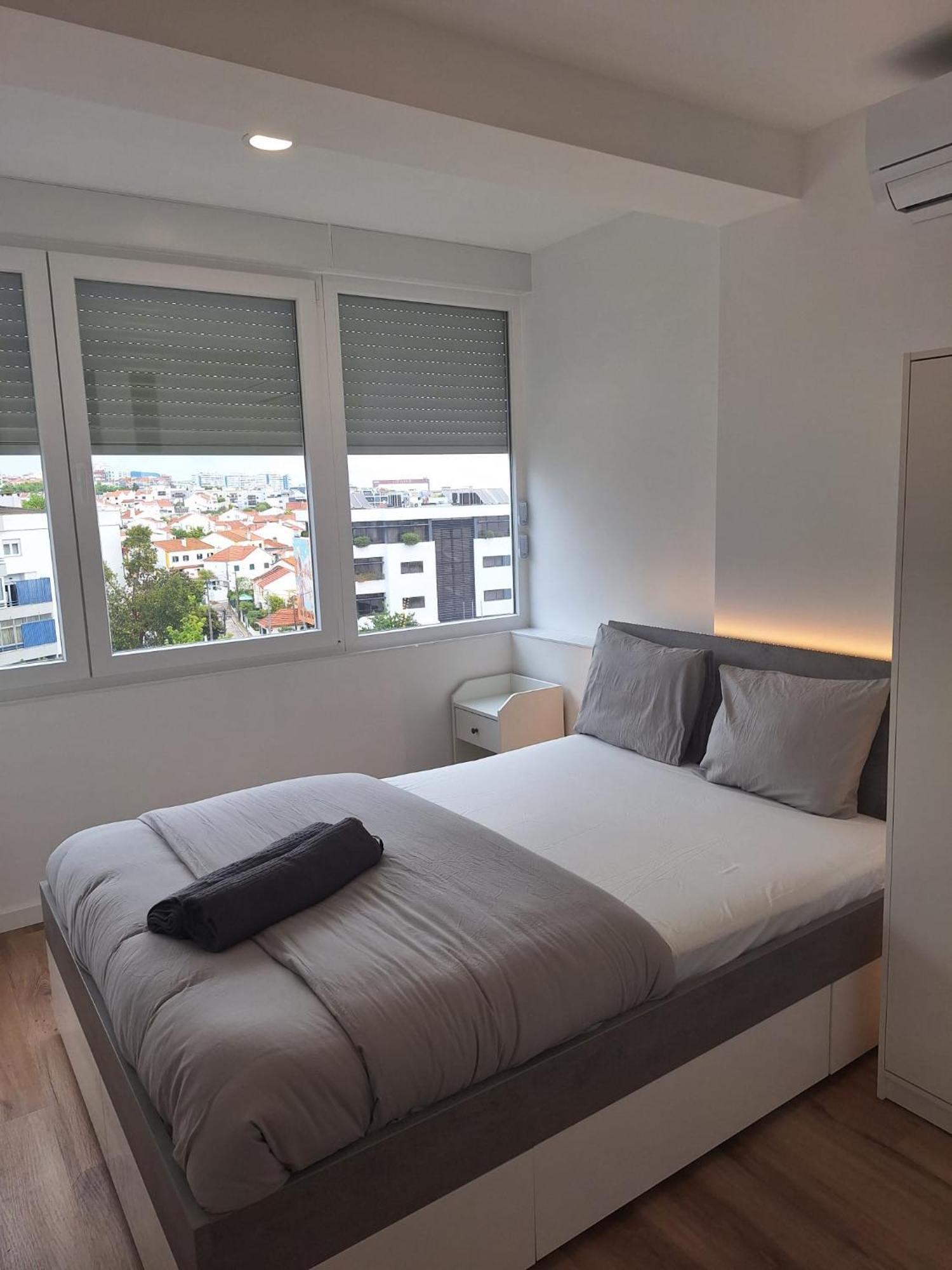 Lisbon South Bay Rooms 2 Almada Extérieur photo
