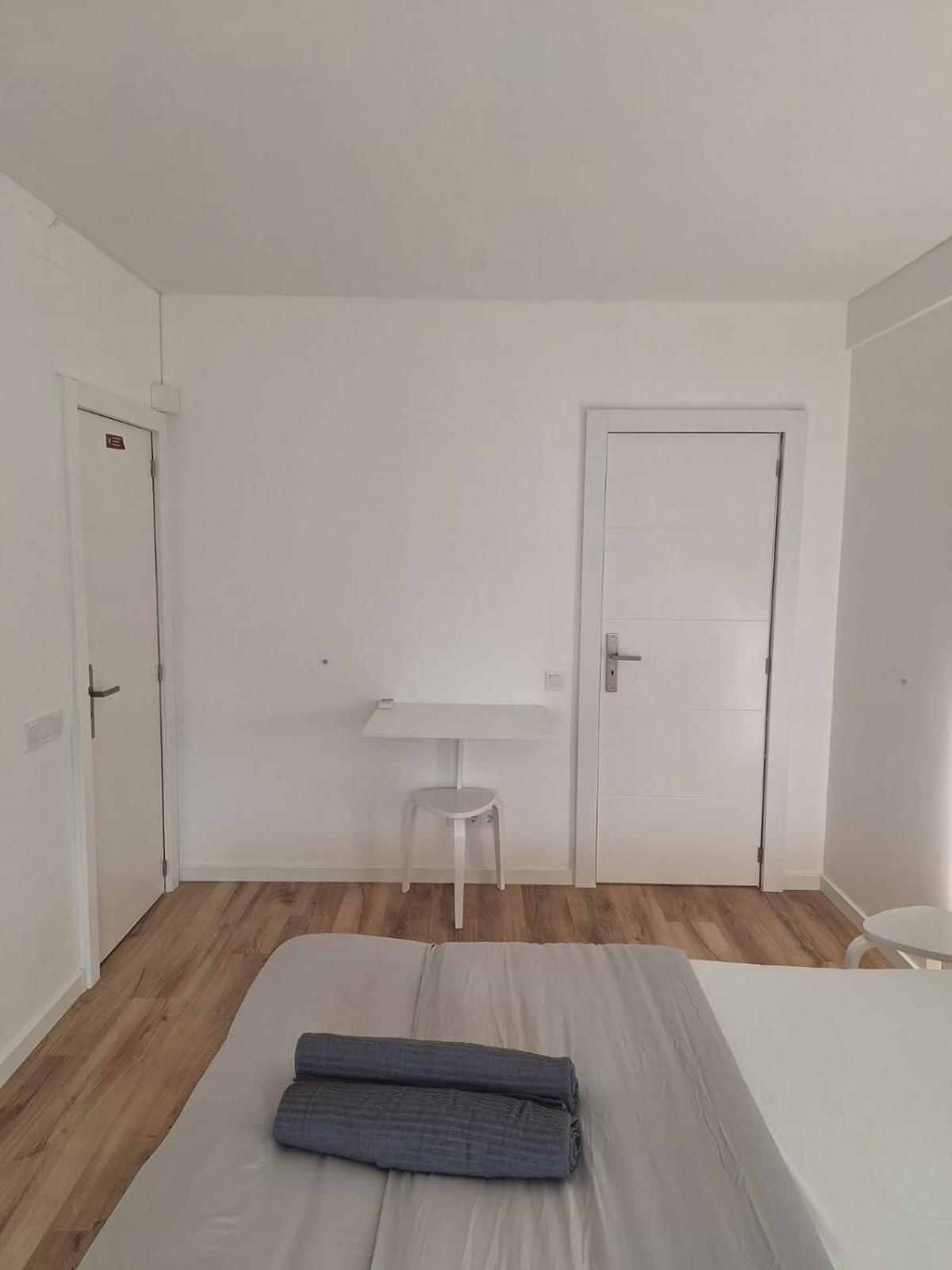 Lisbon South Bay Rooms 2 Almada Extérieur photo