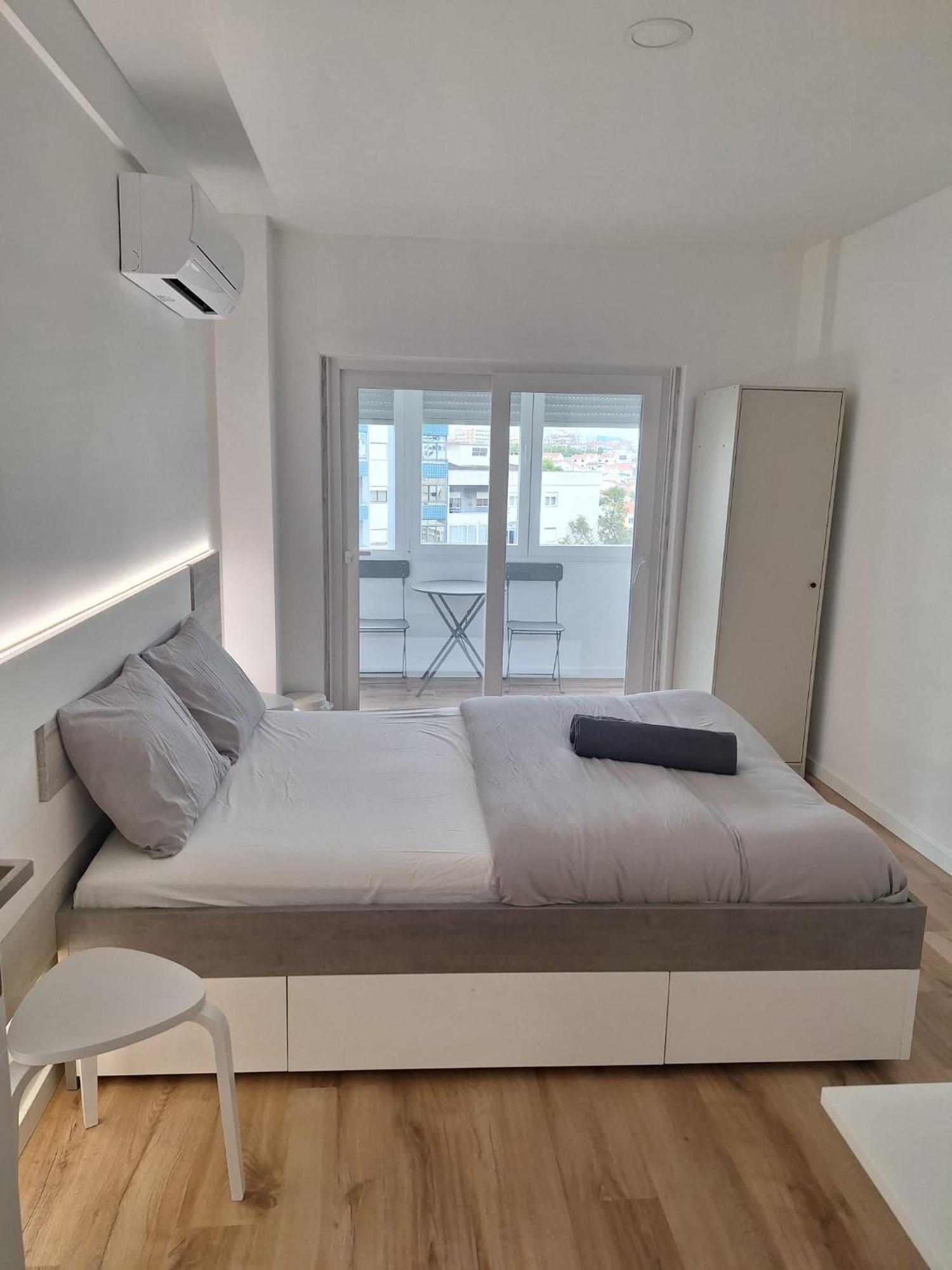 Lisbon South Bay Rooms 2 Almada Extérieur photo