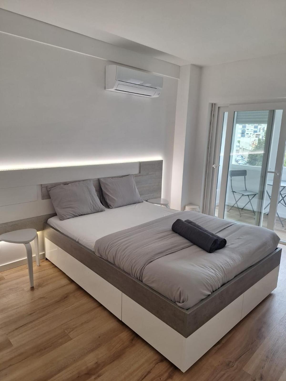Lisbon South Bay Rooms 2 Almada Extérieur photo