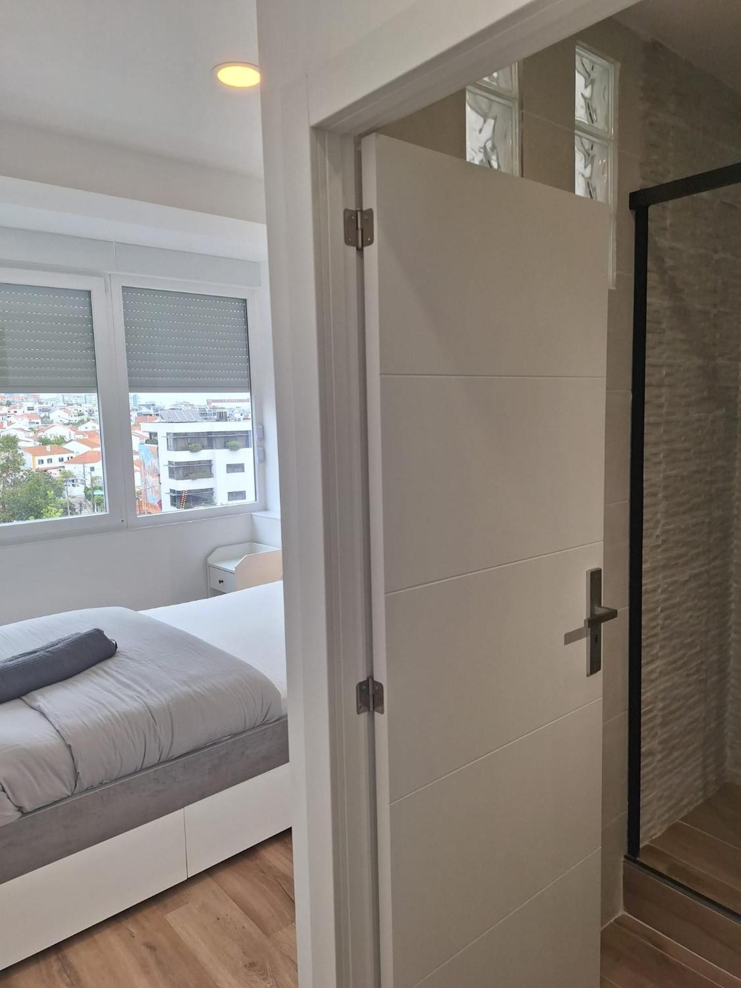 Lisbon South Bay Rooms 2 Almada Extérieur photo