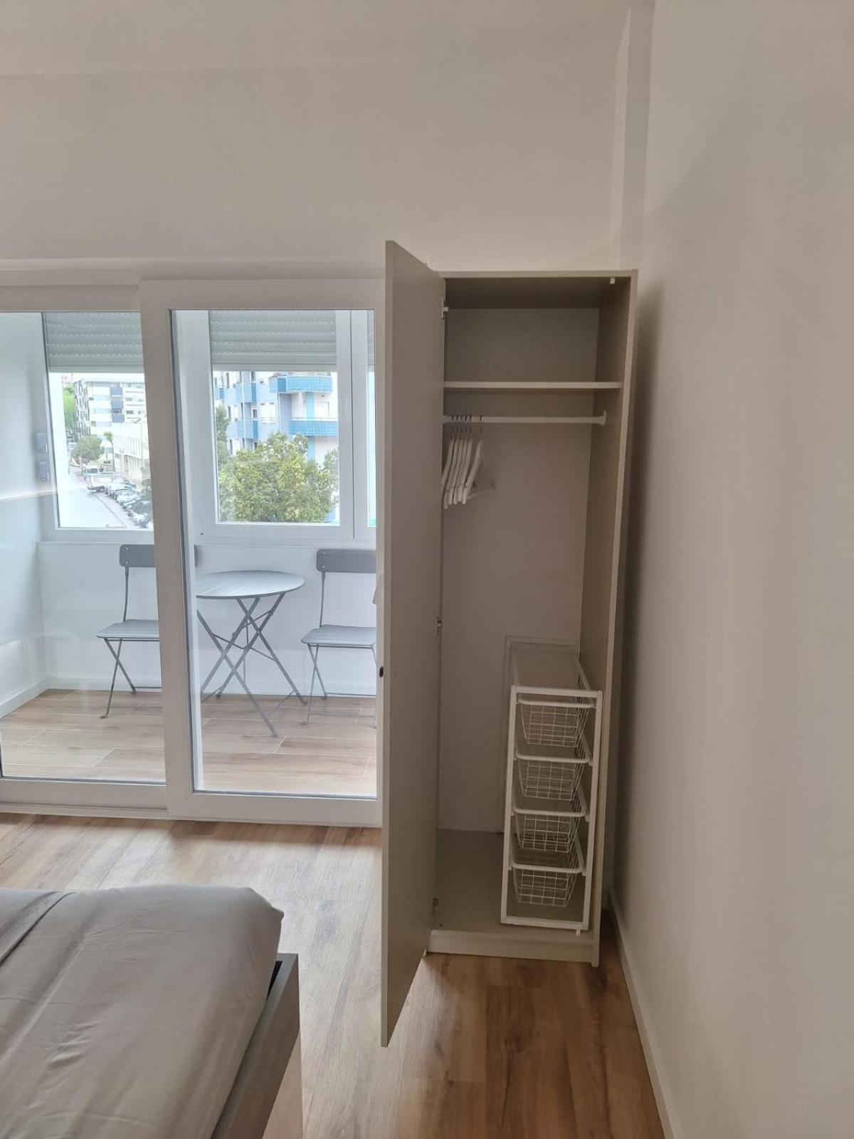 Lisbon South Bay Rooms 2 Almada Extérieur photo