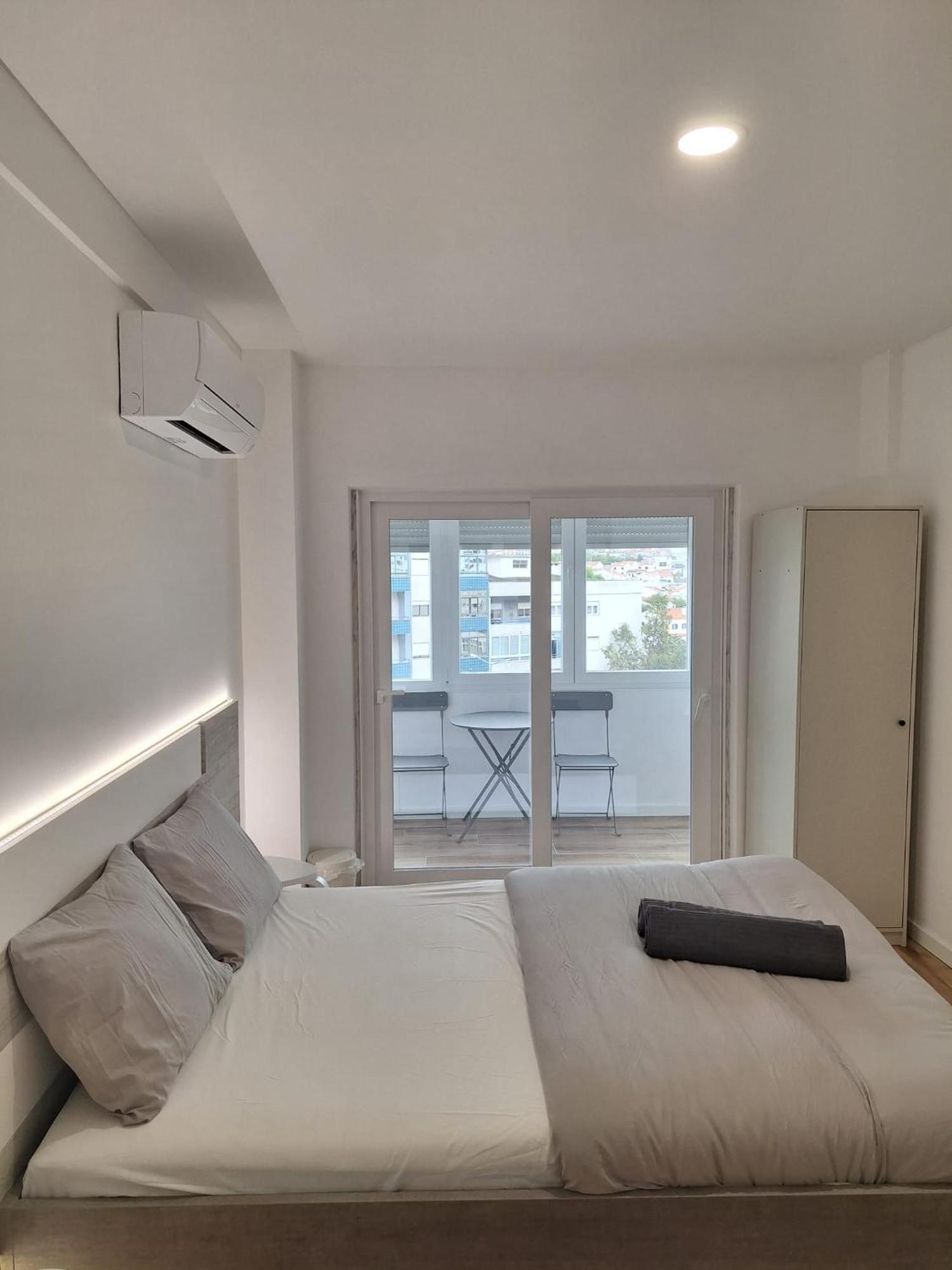 Lisbon South Bay Rooms 2 Almada Extérieur photo