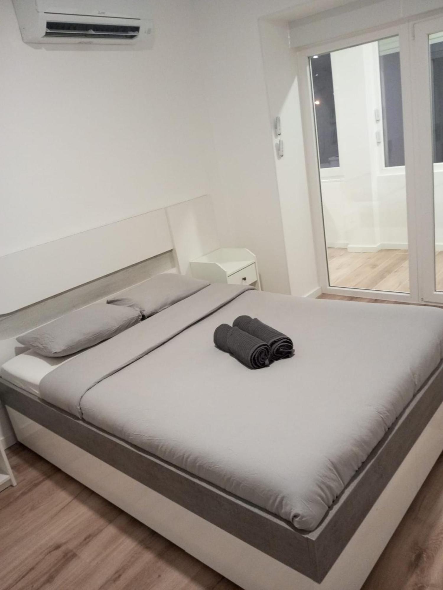 Lisbon South Bay Rooms 2 Almada Extérieur photo